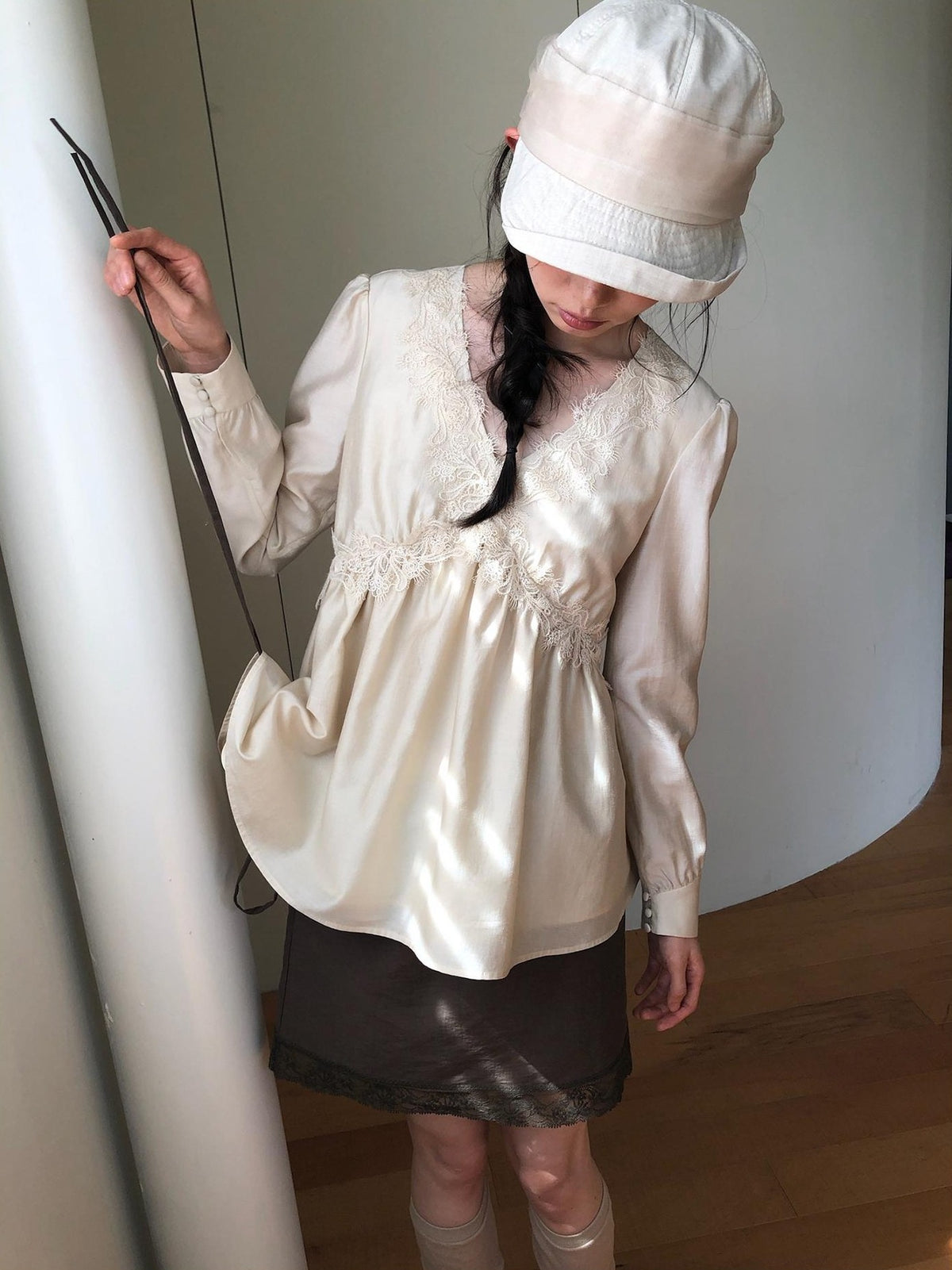 Dorydory Lace Trim V-neck Long Sleeve Waist Tie Women&