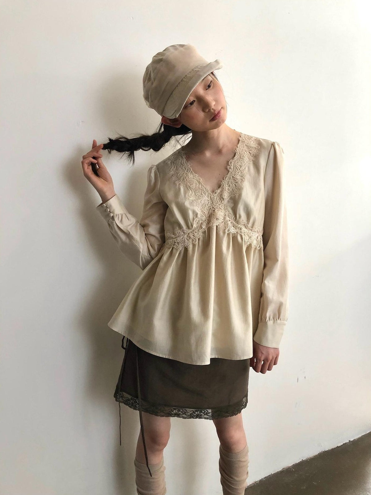 Dorydory Lace Trim V-neck Long Sleeve Waist Tie Women&