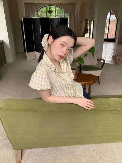 Lace Trimmed Floral Print Short Sleeve Blouse With Puff Sleeves