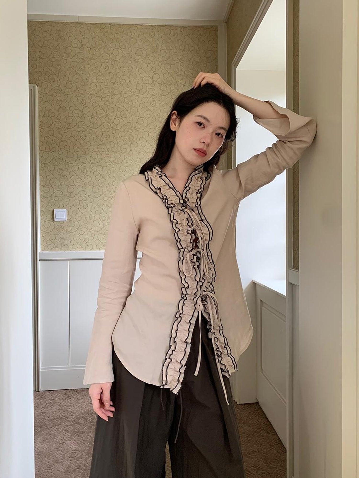 Dorydory Lace Trimmed Tied Waist Linen Blend Shirt