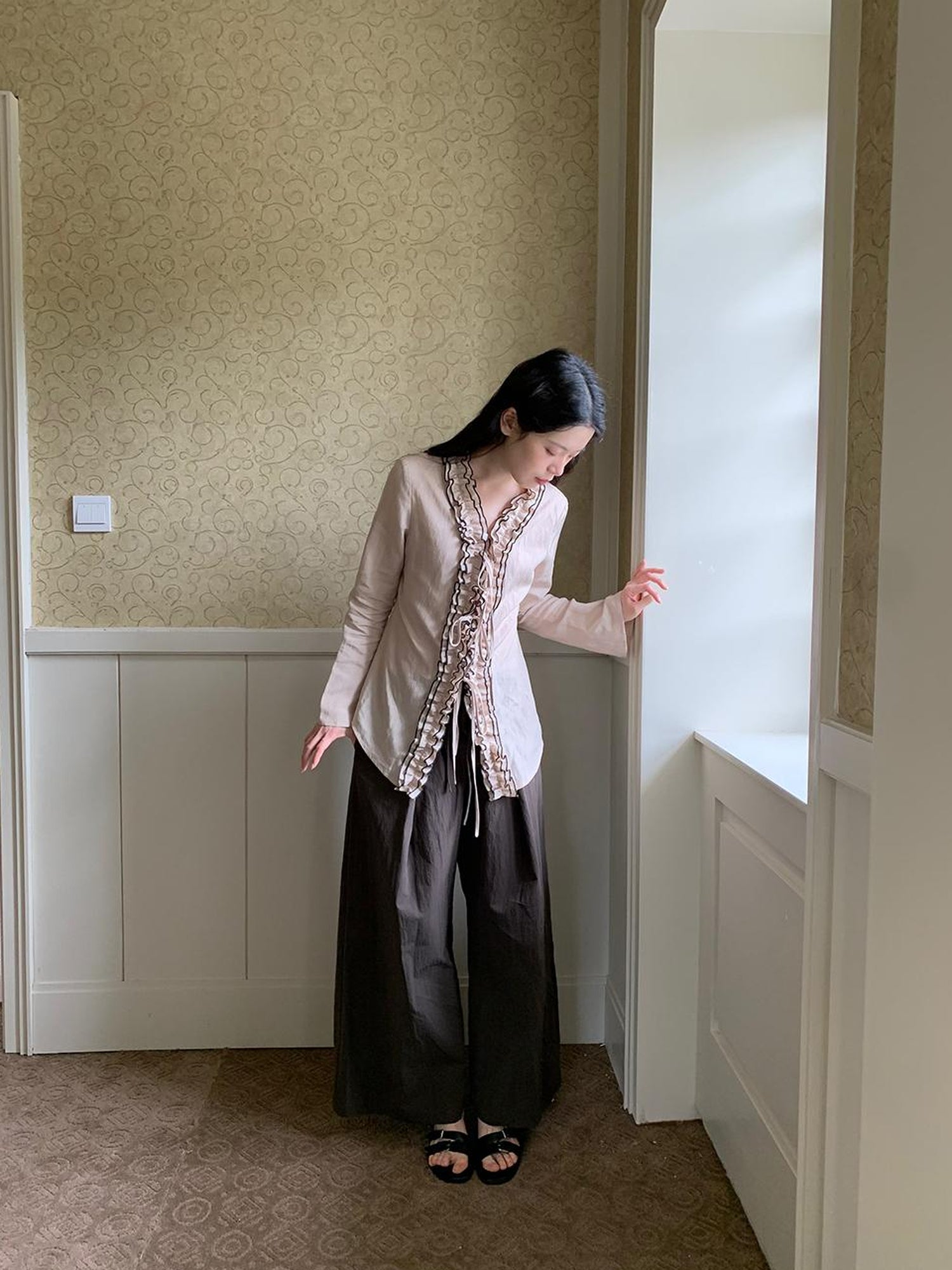 Dorydory Lace Trimmed Tied Waist Linen Blend Shirt