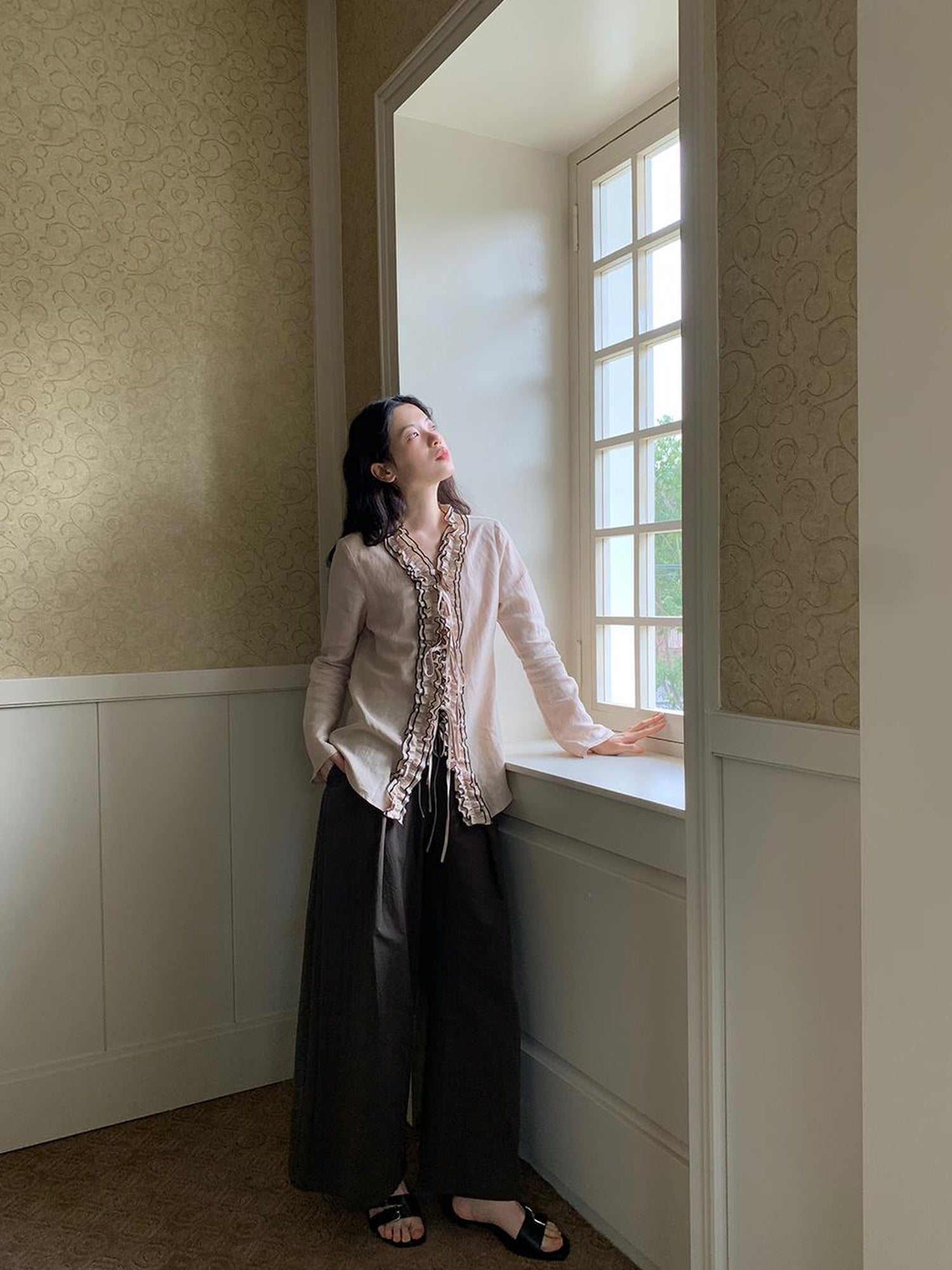 Dorydory Lace Trimmed Tied Waist Linen Blend Shirt