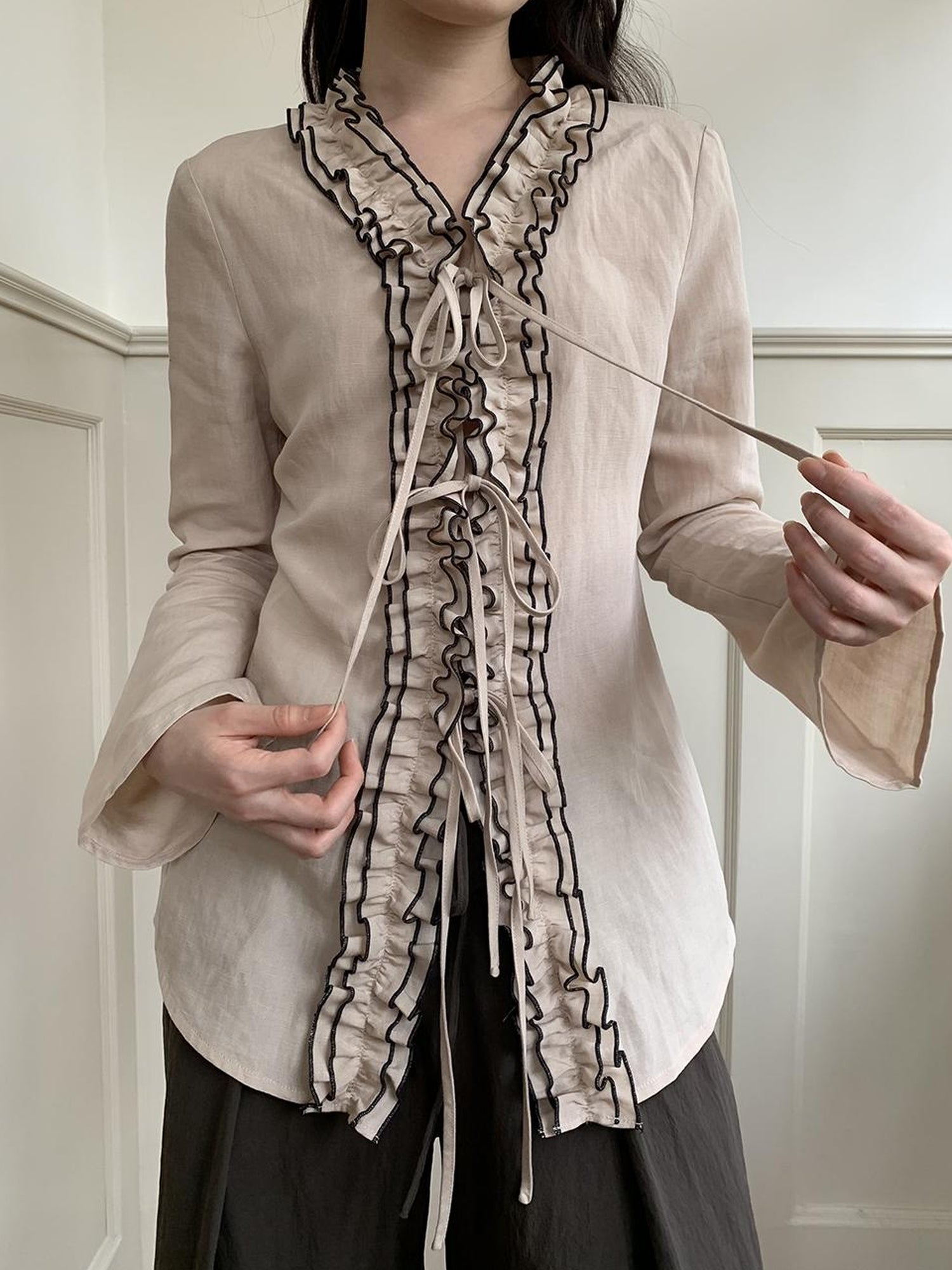 Dorydory Lace Trimmed Tied Waist Linen Blend Shirt