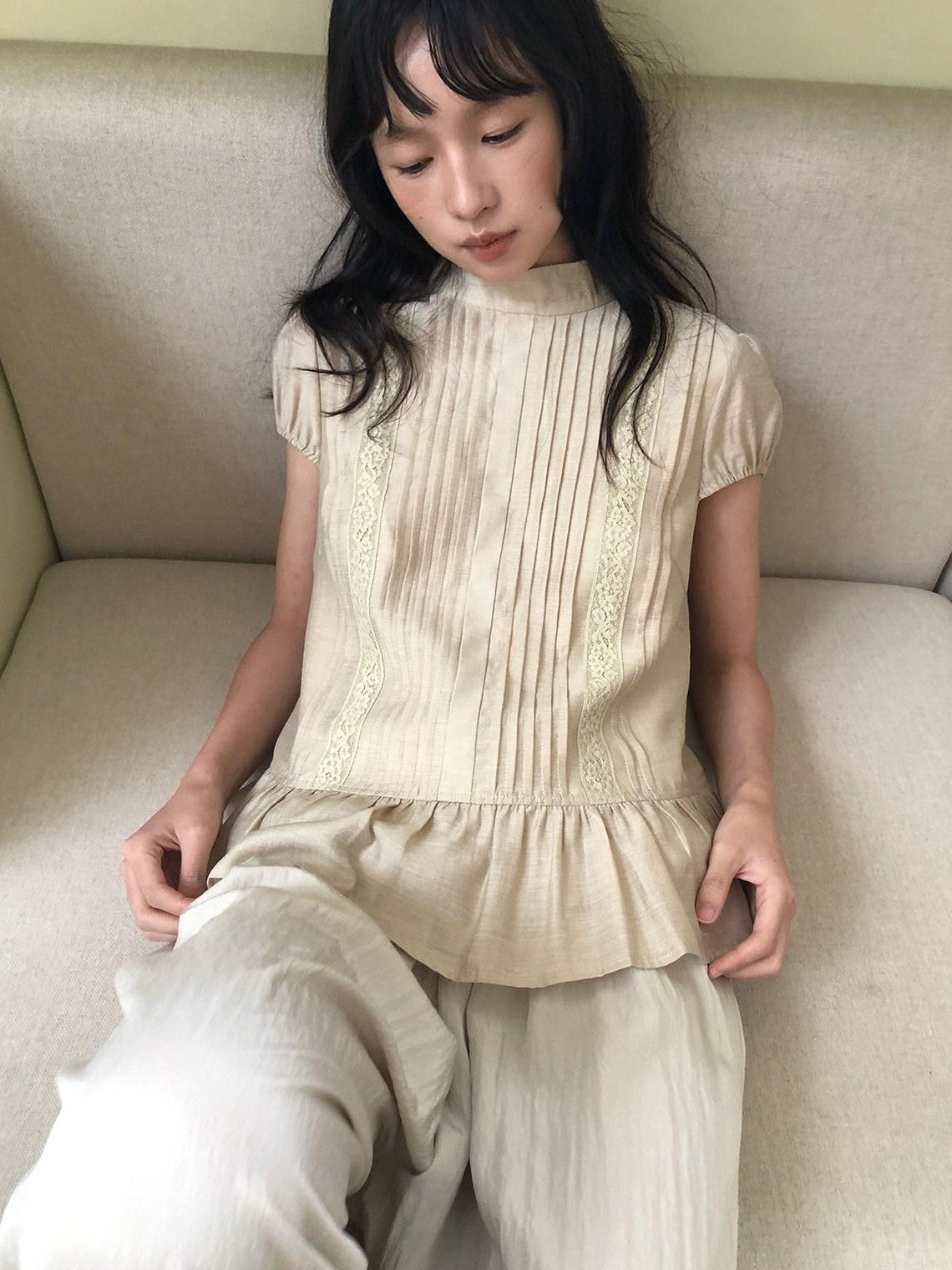 Dorydory Lace Tuck Pleat Half High Collar Short Sleeve Women&