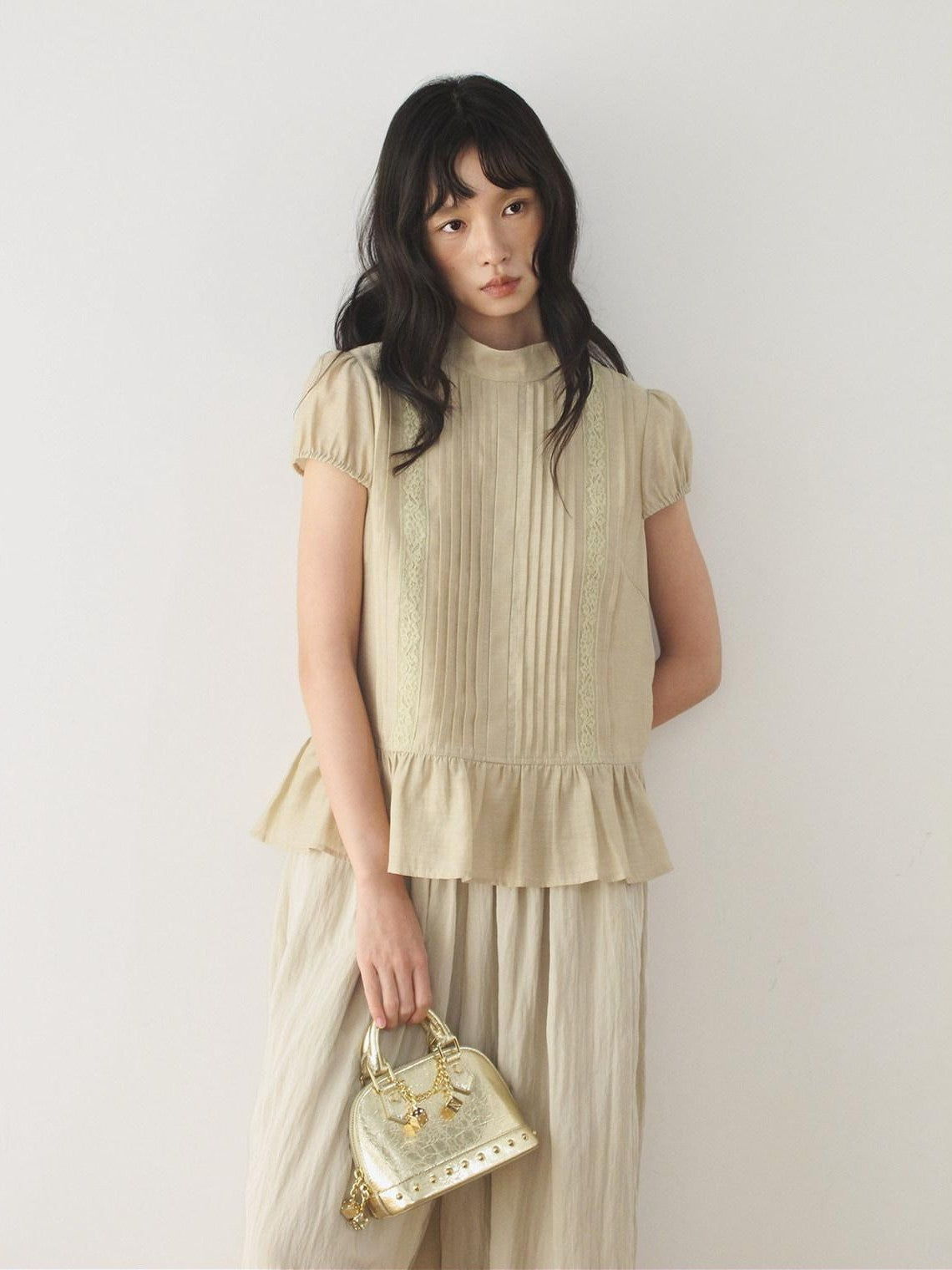 Dorydory Lace Tuck Pleat Half High Collar Short Sleeve Women&