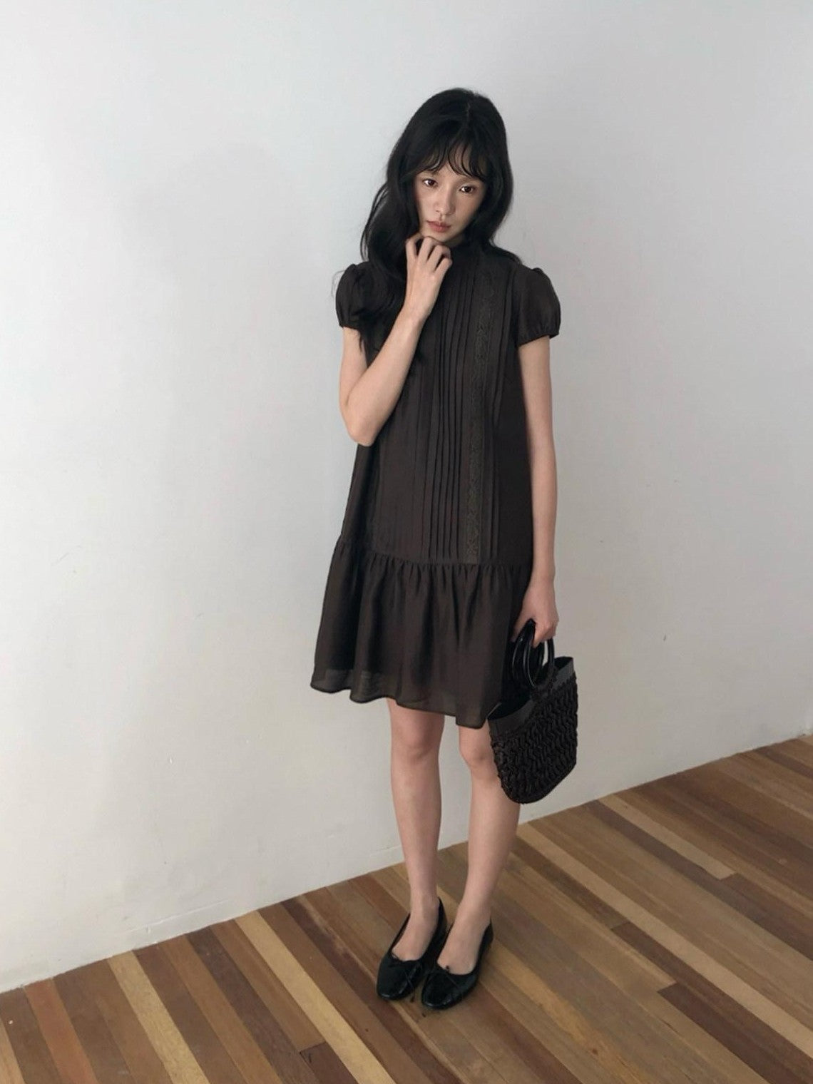 Dorydory Lace Tuck Pleat Half High Collar Women&