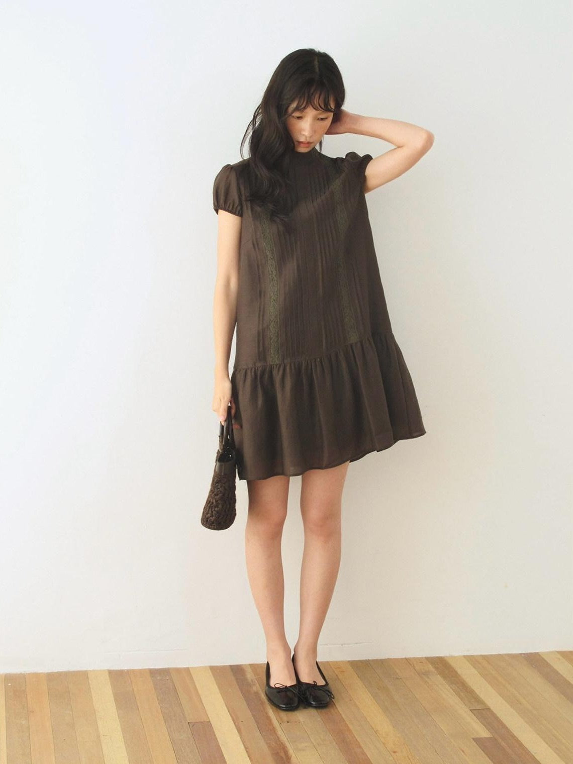 Dorydory Lace Tuck Pleat Half High Collar Women&
