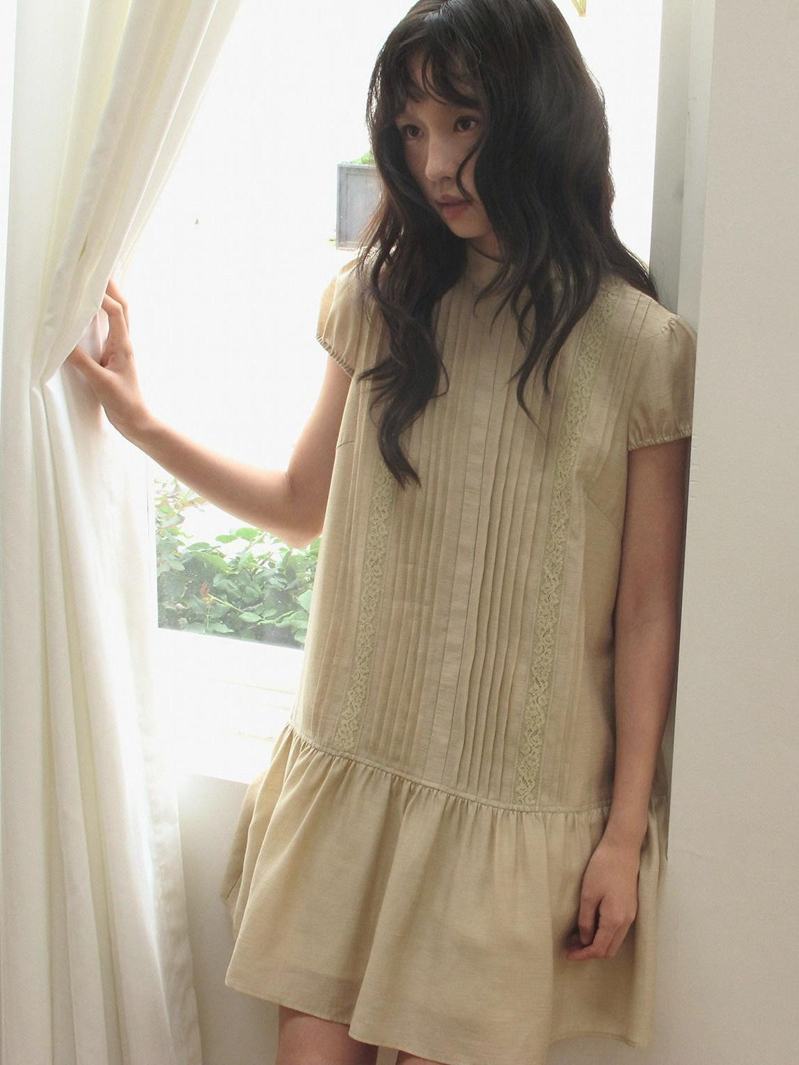 Dorydory Lace Tuck Pleat Half High Collar Women&