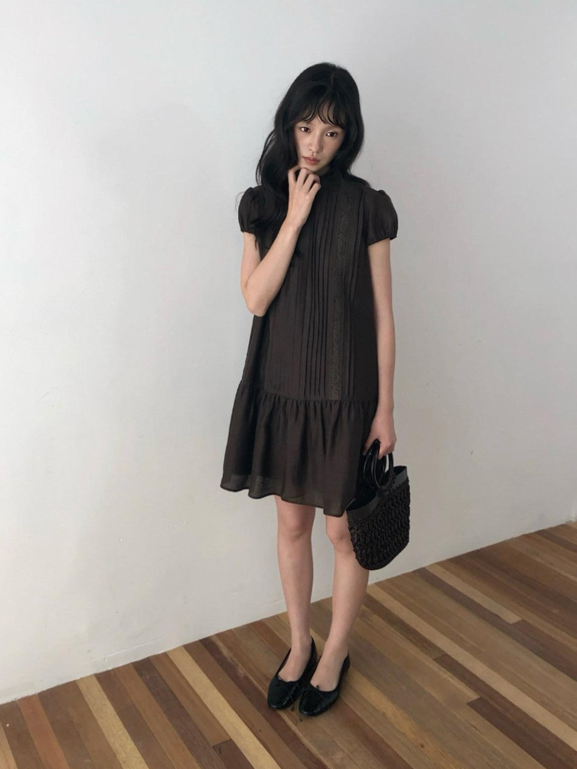 Dorydory Lace Tuck Pleat Half High Collar Women&
