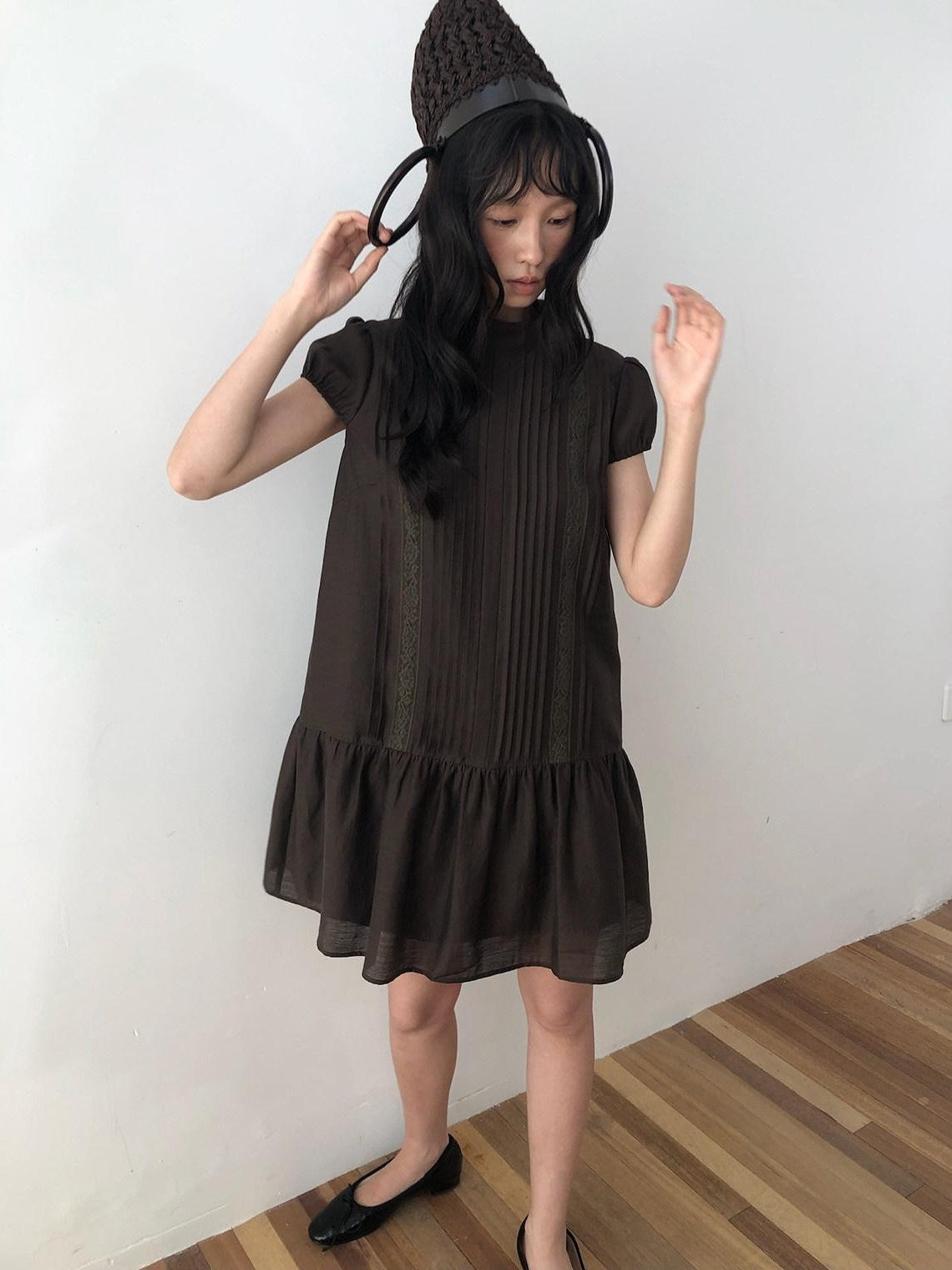 Dorydory Lace Tuck Pleat Half High Collar Women&