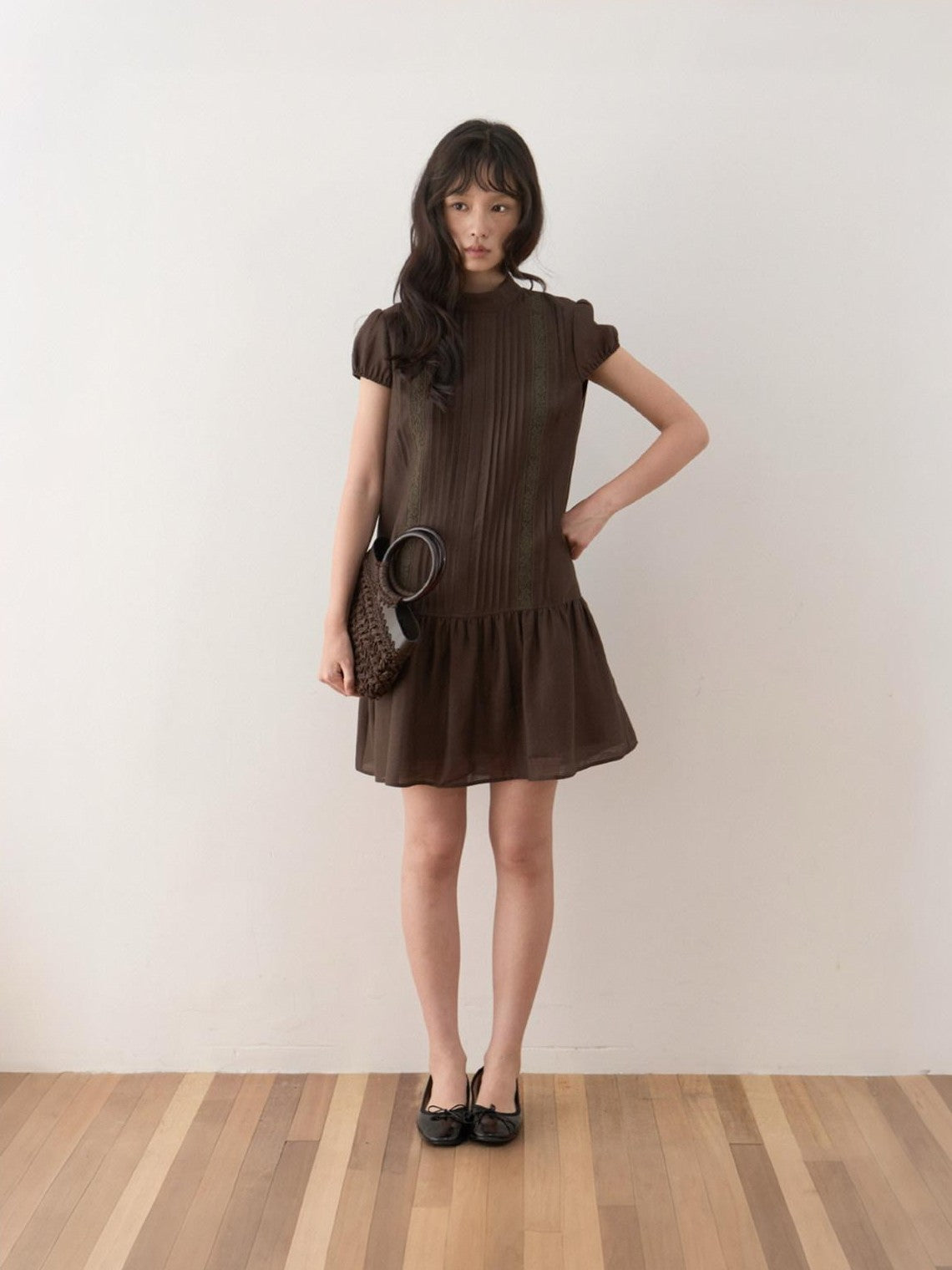 Dorydory Lace Tuck Pleat Half High Collar Women&