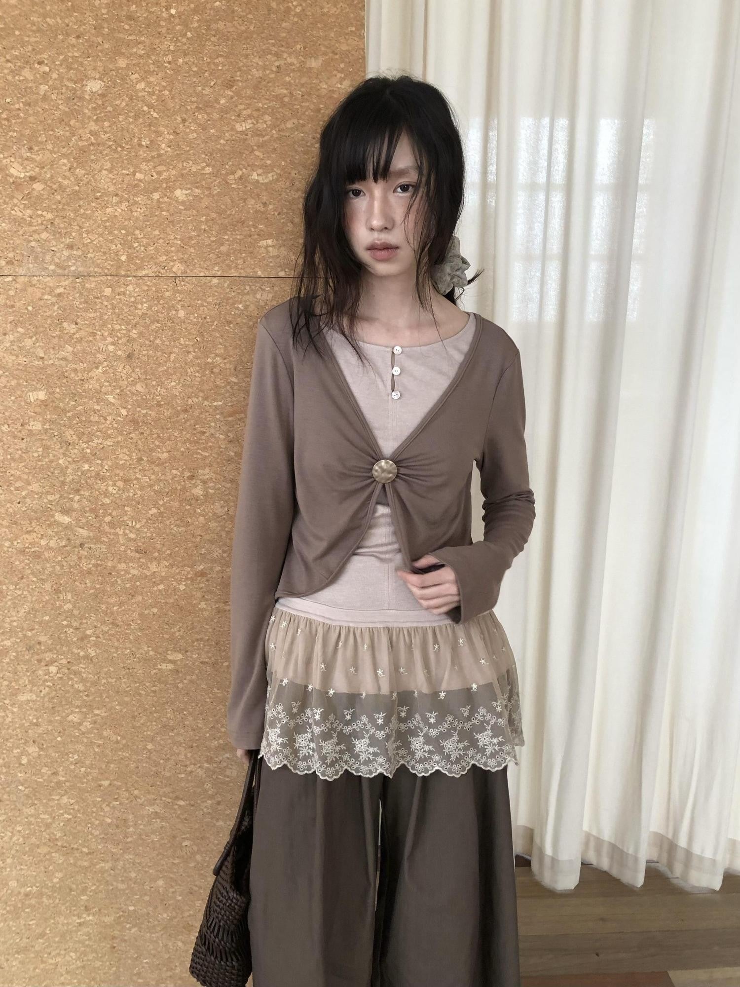 Dorydory Metal Button V-neck Cropped Knit Women&