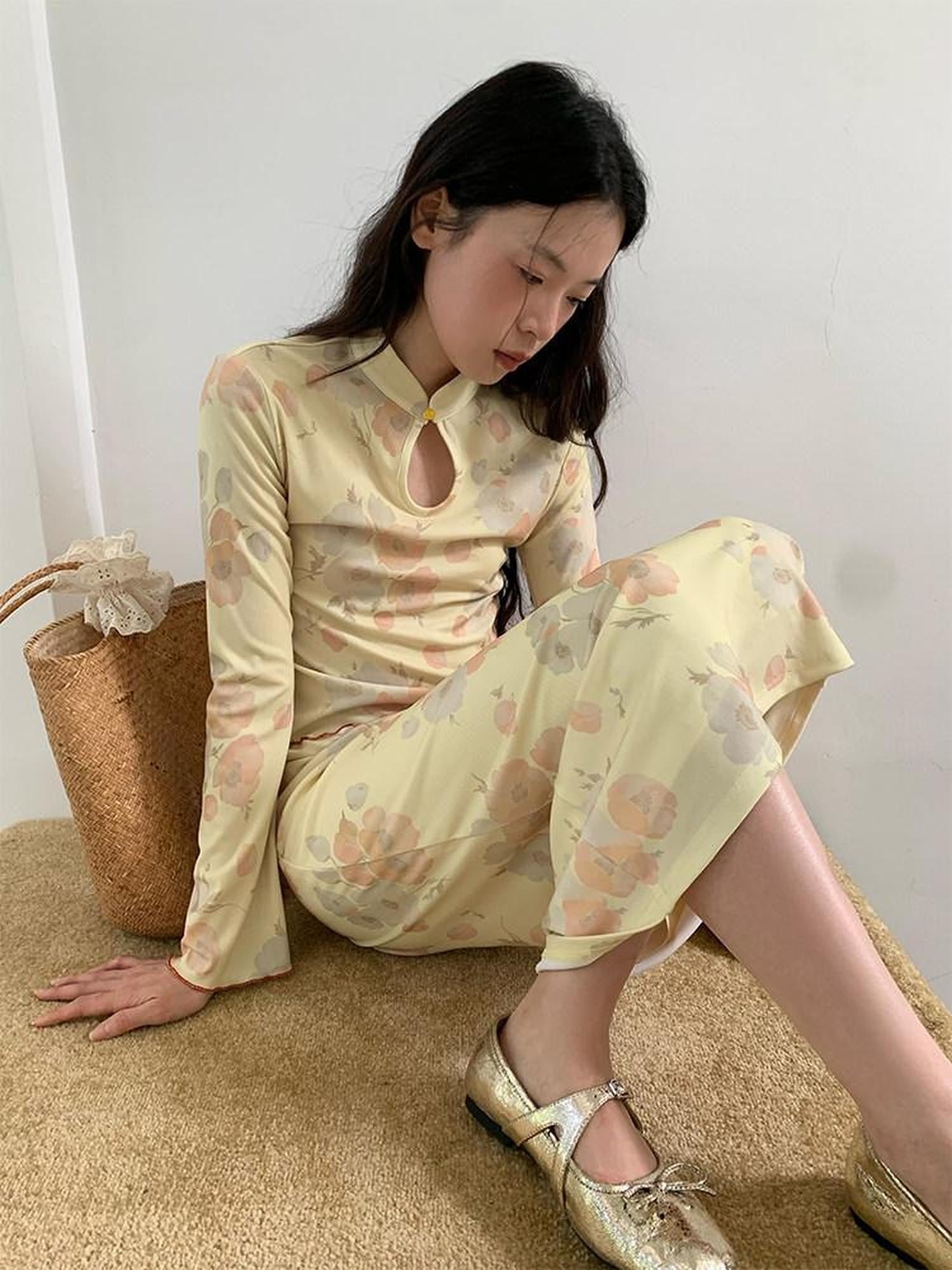 Dorydory Milky Yellow New Chinese Style Floral Stand Collar Women&