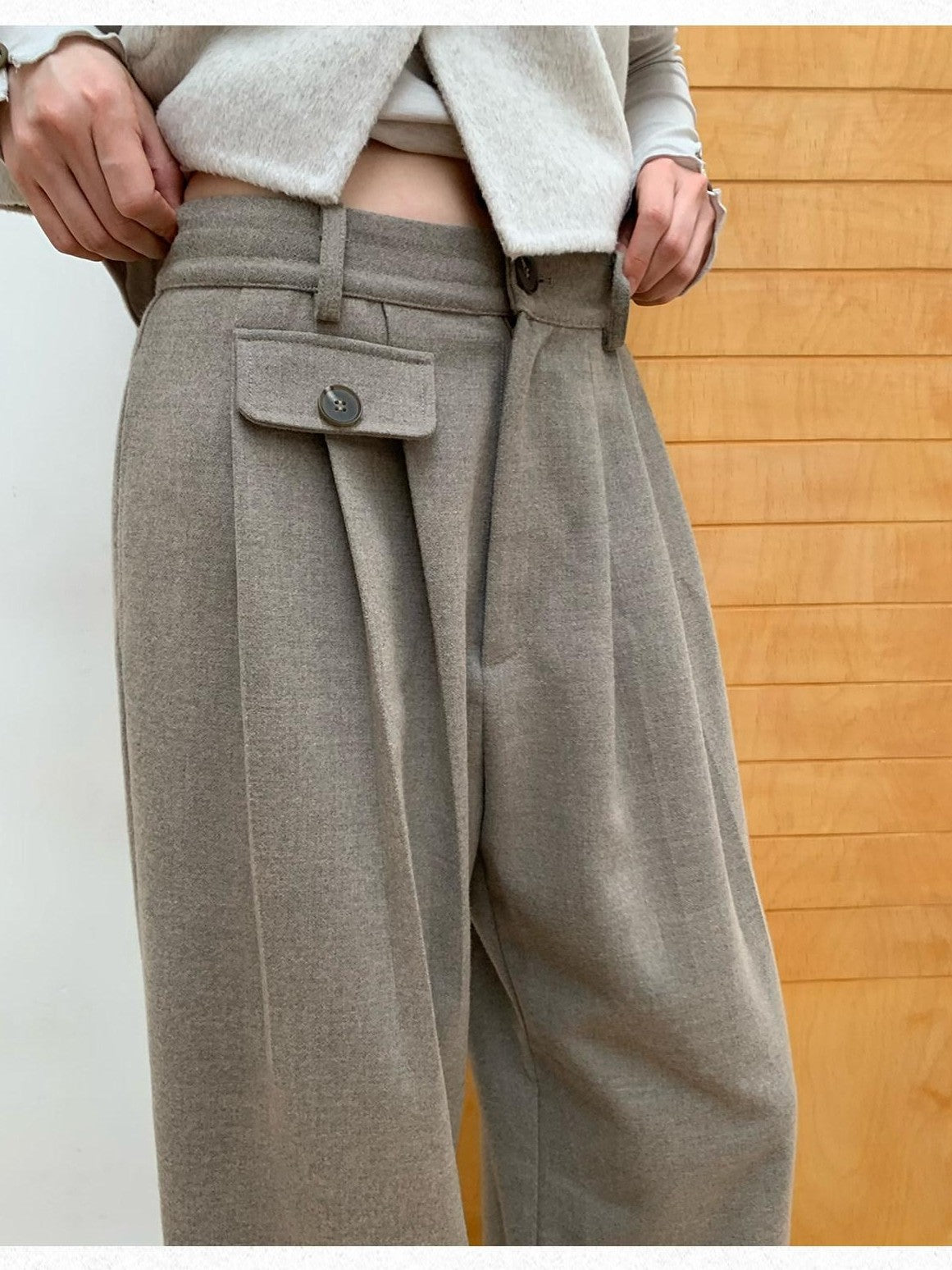 Dorydory Oatmeal Patch Pocket Pleated High Waist Women&