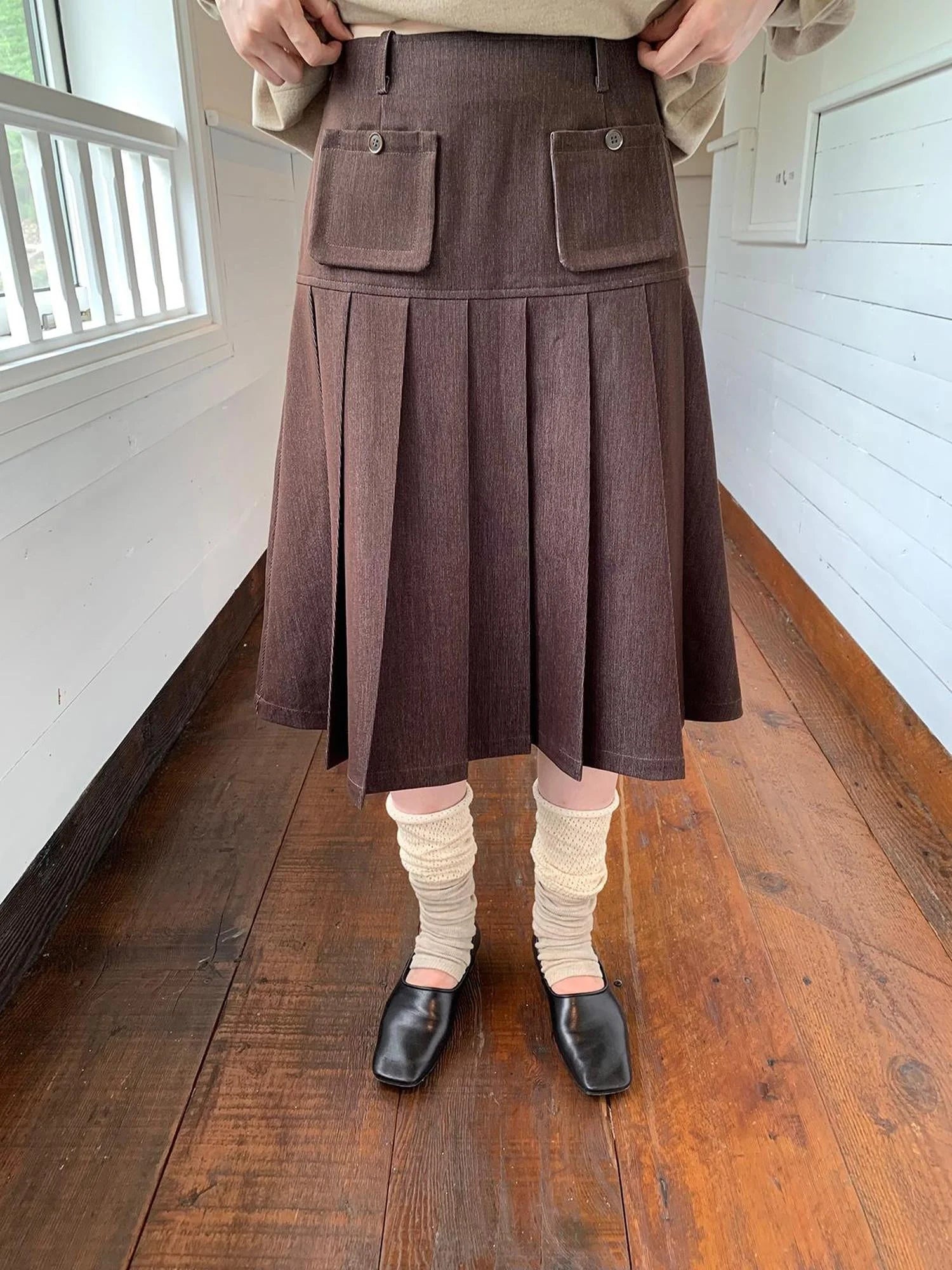 Pleated Side Pocket Midi Skirt