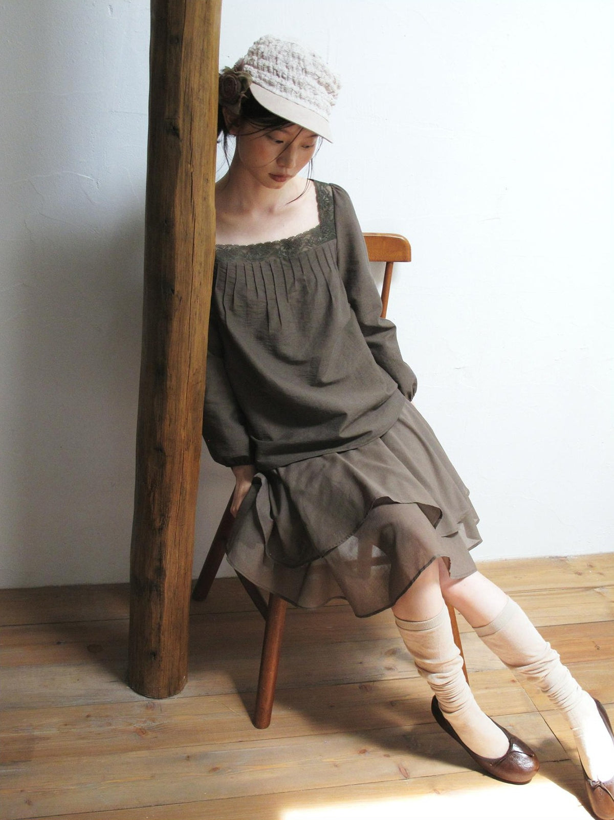 Dorydory Retro Square Neck Lace Trim Long Sleeve Loose Fit Women&