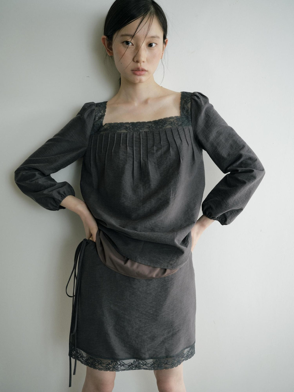 Dorydory Retro Square Neck Lace Trim Long Sleeve Loose Fit Women&
