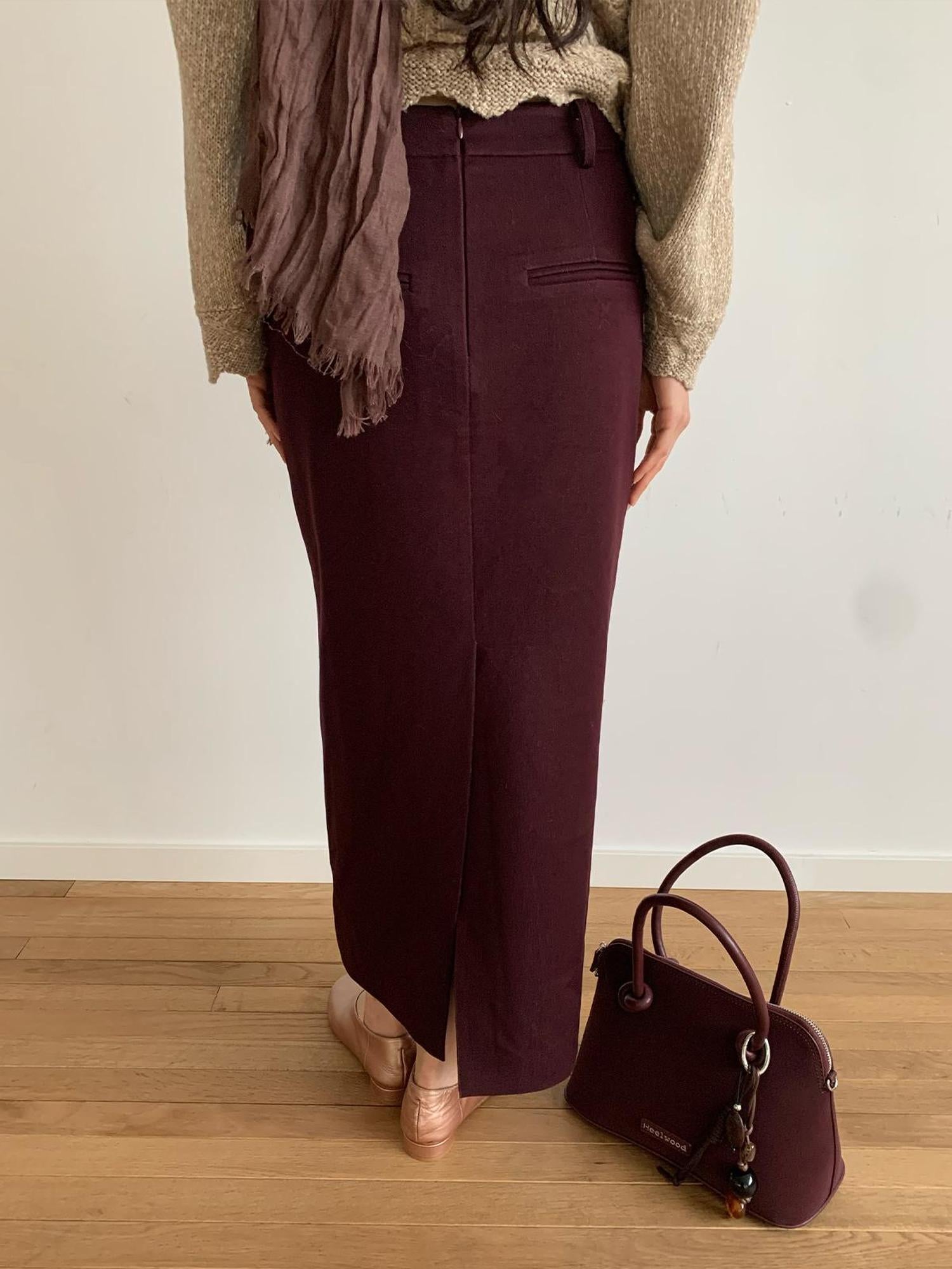 Dorydory Textured Straight Mid Length Pencil Skirt In Garnet Red