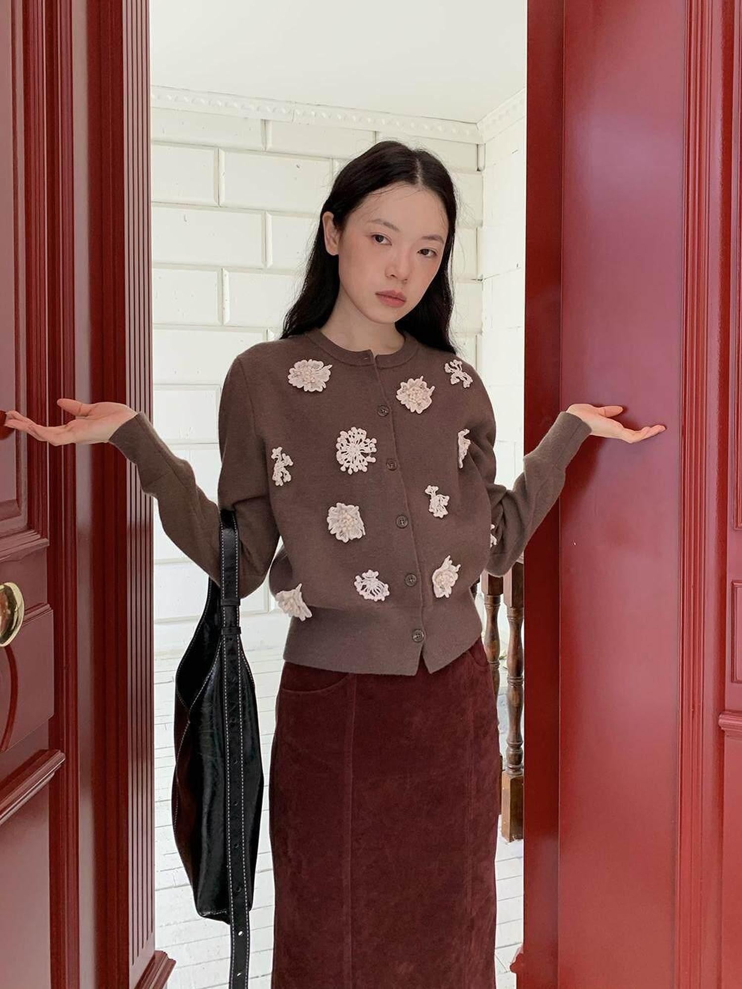Dorydory Vintage Dimensional Floral Knit Women&