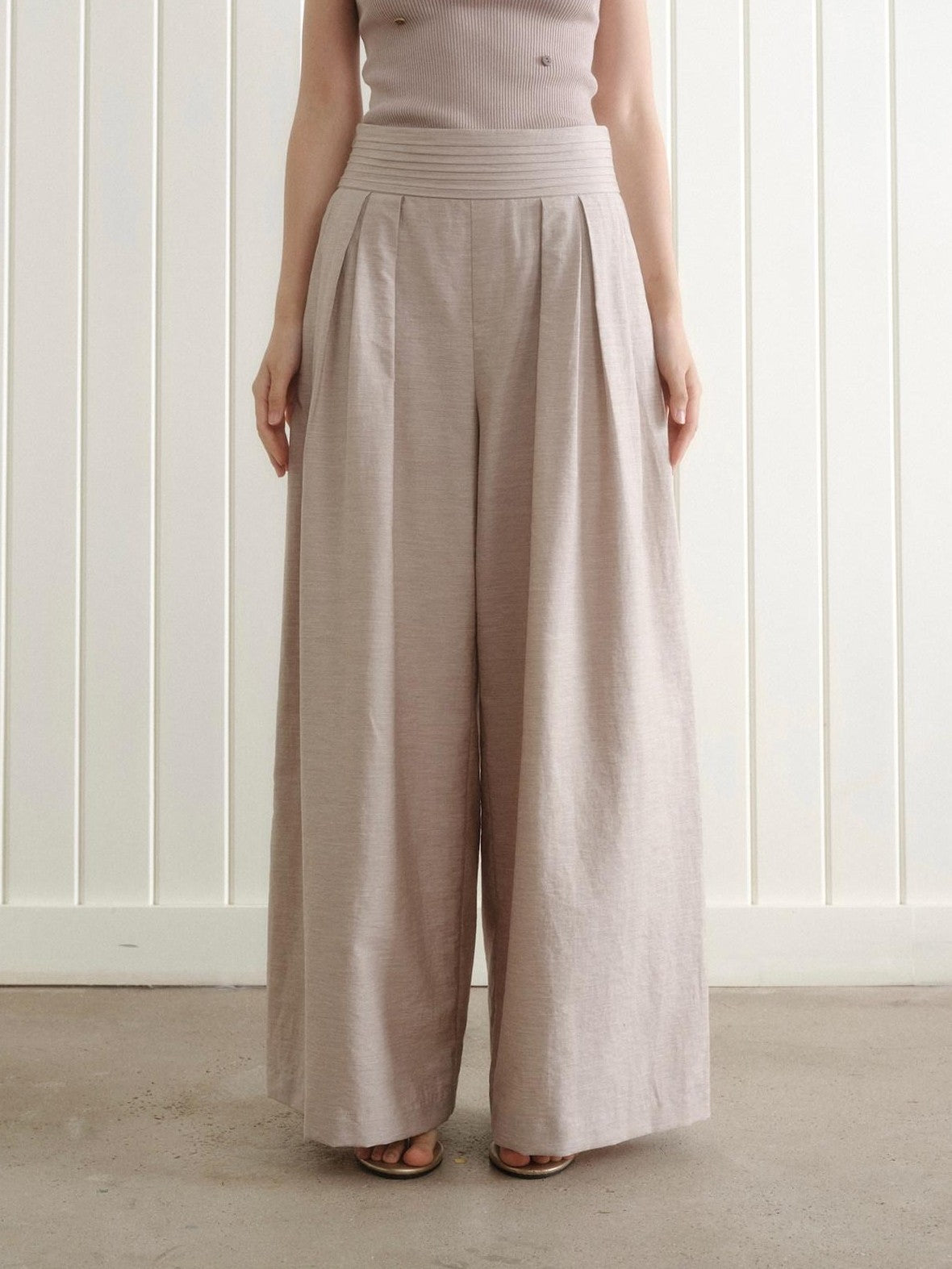 Dorydory Wide Waistband Pressed Pleat Women&