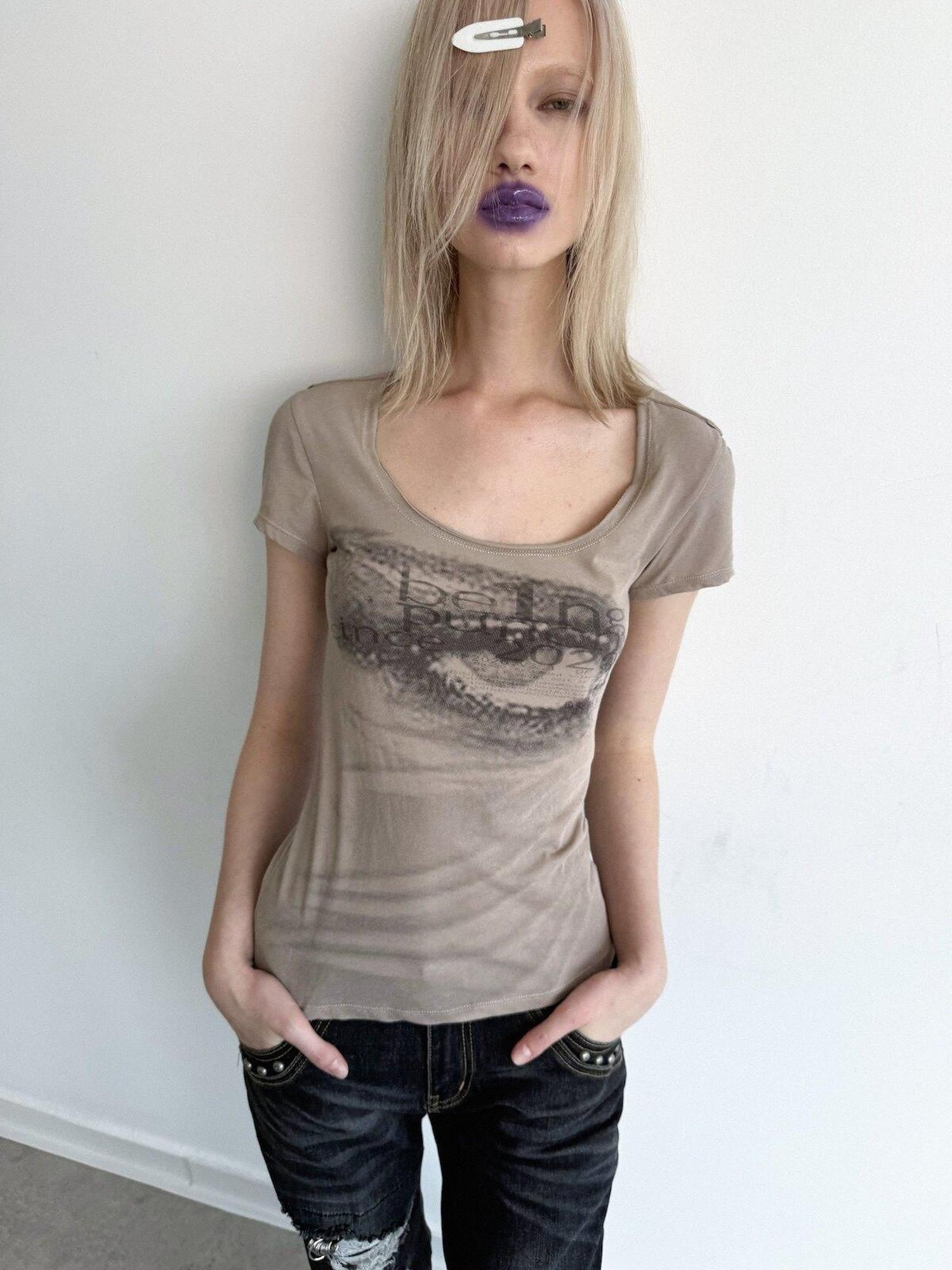DoublePunch Illusion Print Low Round Neck Women&
