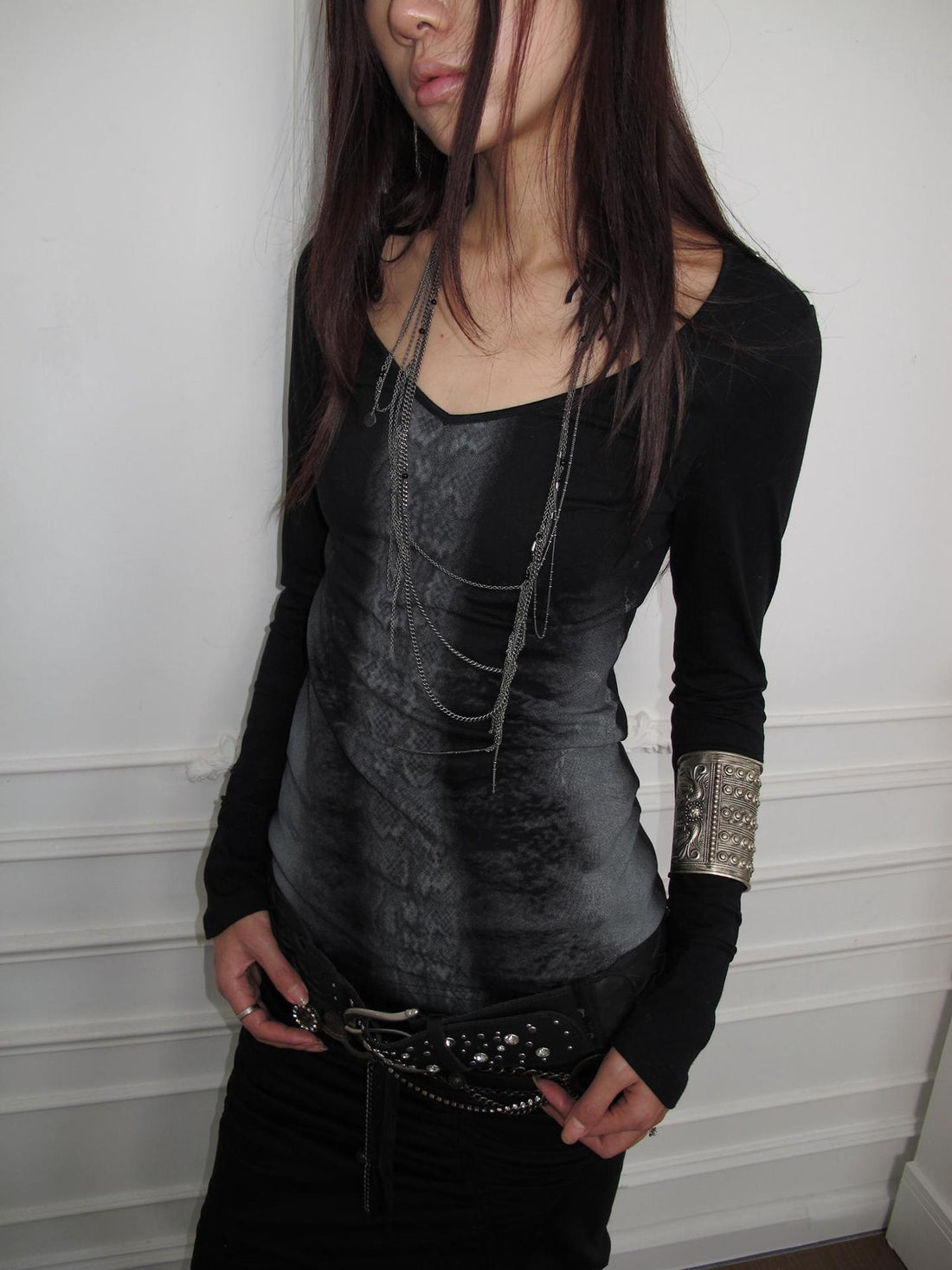 DoublePunch Soft Cotton Spandex Slim V Neck Snake Print Long Sleeve Women T-Shirt