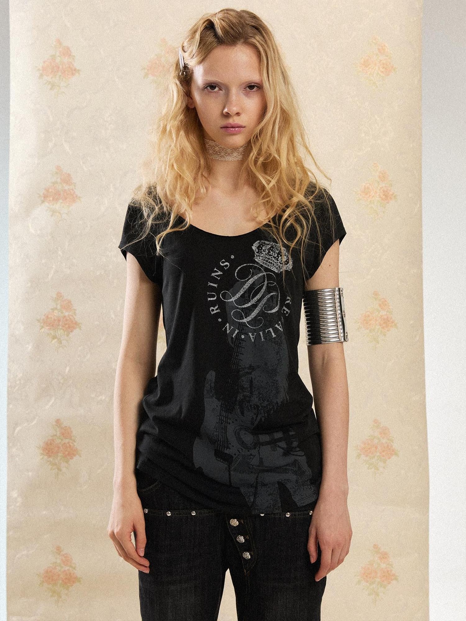 DoublePunch Vintage Guitar Print Slim Crew Neck Women&