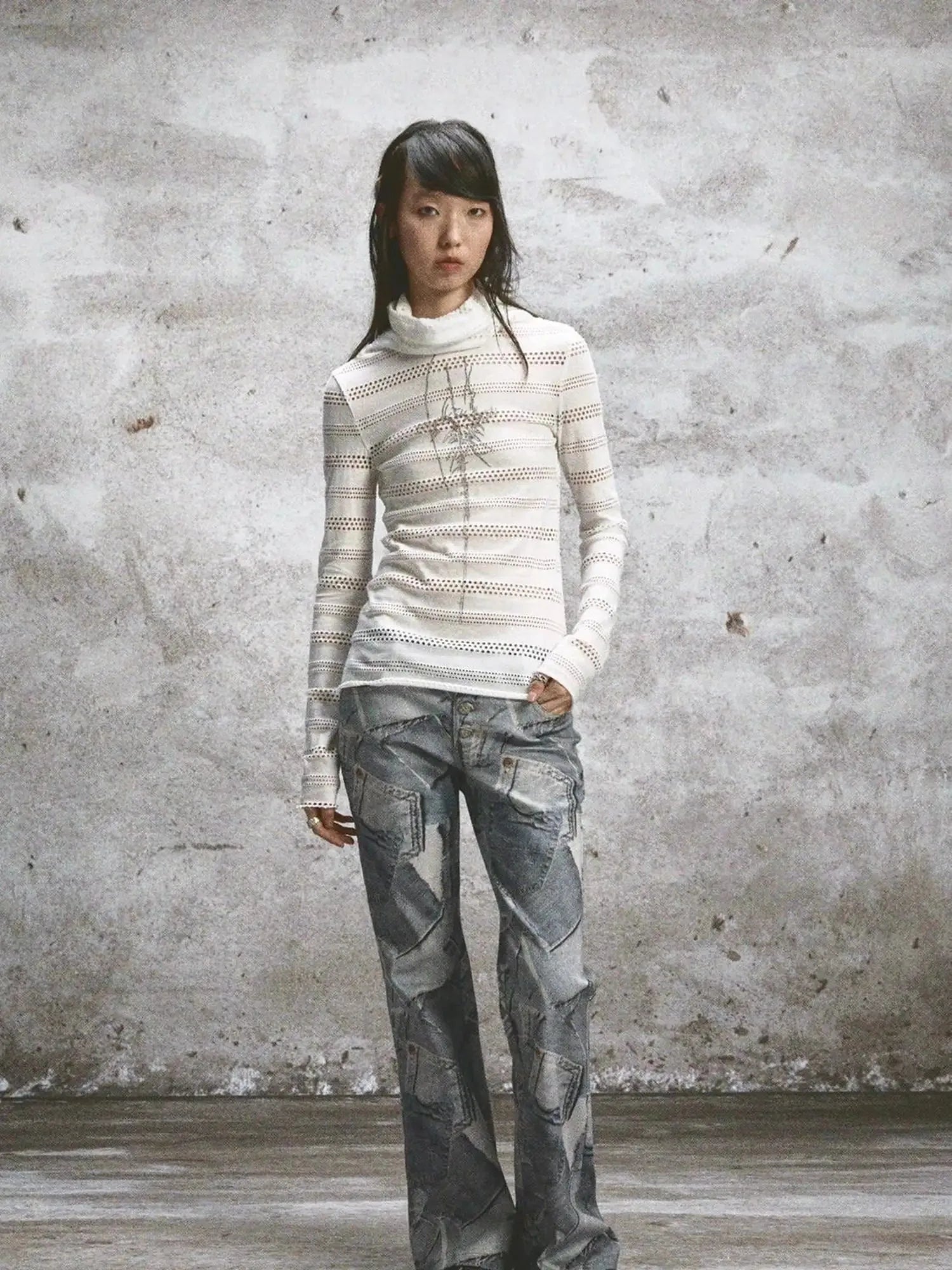 Double Layered Elastic Print Crewneck Long Sleeve Tee