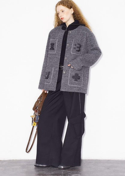 DIDDI MODA Elegant Cropped Bouclé Jacket With Embroidered Pockets &amp; Digital Motifs