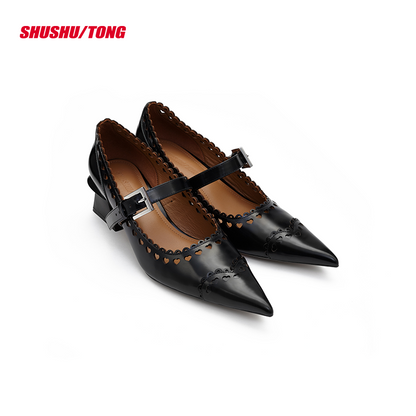 Elegant Lace-Trimmed Pointed-Toe Pumps for Women