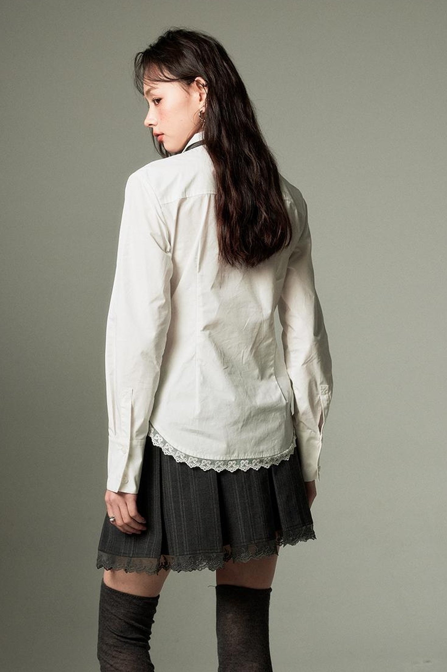 DIDDI MODA Elegant Lace Trimmed Polo Shirt With Waist Defining Fit