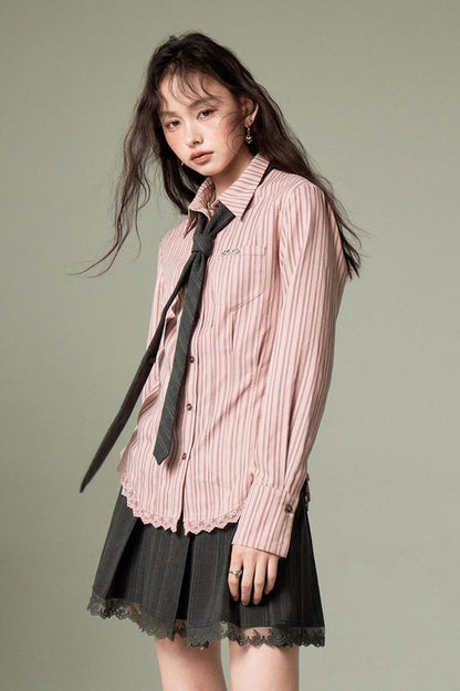 DIDDI MODA Elegant Lace Trimmed Polo Shirt With Waist Defining Fit
