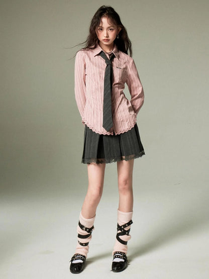 Elegant Lace Trimmed Polo Shirt With Waist Defining Fit