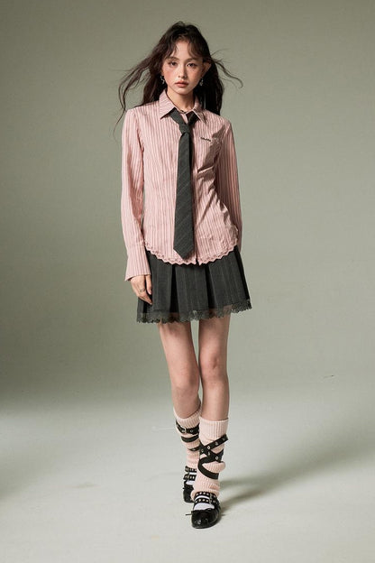 DIDDI MODA Elegant Lace Trimmed Polo Shirt With Waist Defining Fit