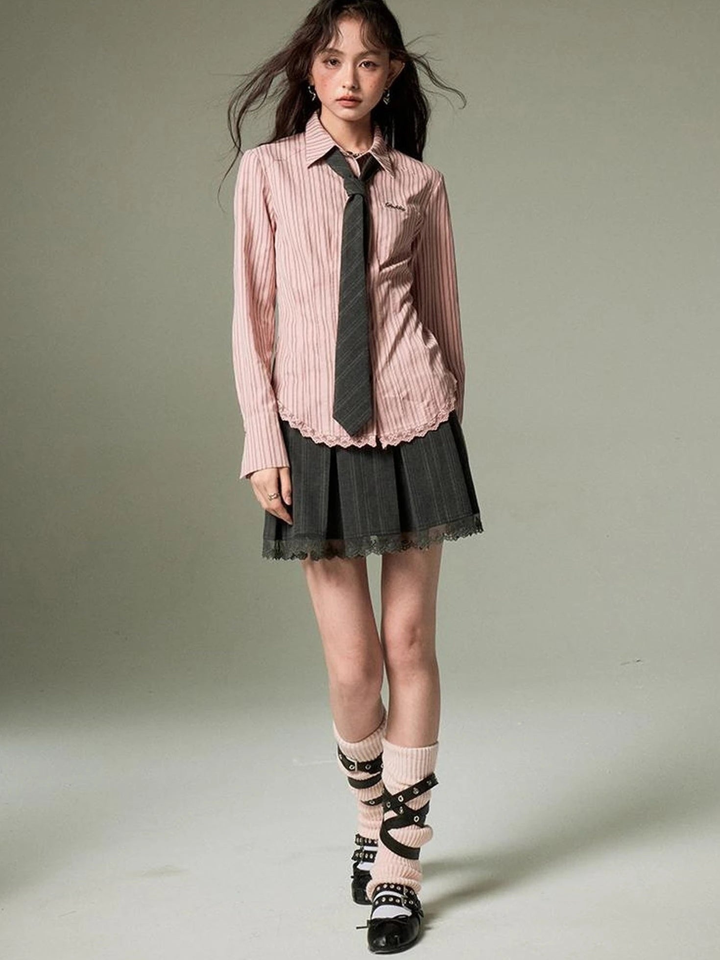 Elegant Lace Trimmed Polo Shirt With Waist Defining Fit