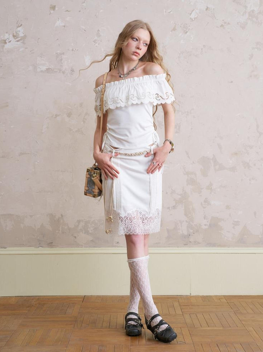 DIDDI MODA Elegant Lace Trimmed Tuck Skirt