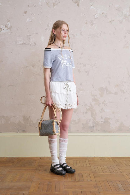 DIDDI MODA Elegant Off Shoulder Puppy Print Tee