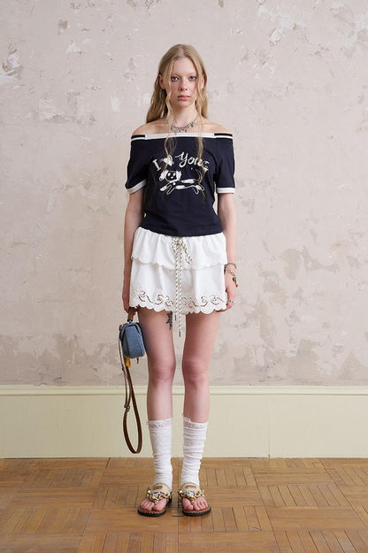 DIDDI MODA Elegant Off Shoulder Puppy Print Tee