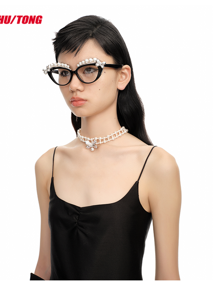 Elegant Pearl-Embellished Eyewear for Sophisticated Style