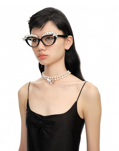 Elegant Pearl-Embellished Eyewear for Sophisticated Style