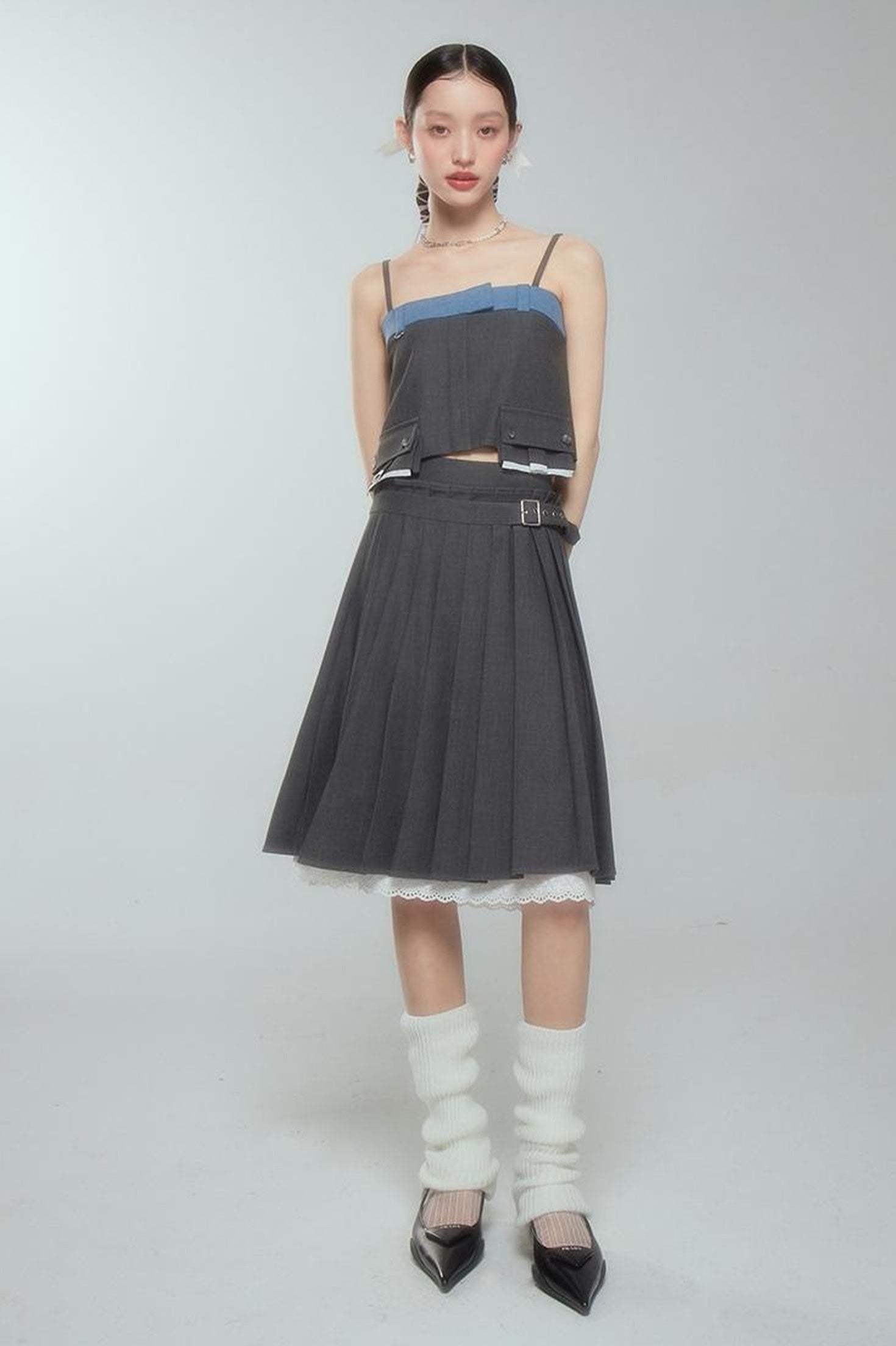 DIDDI MODA Elegant Pleated Skirt With Floral Hem A Line Silhouette