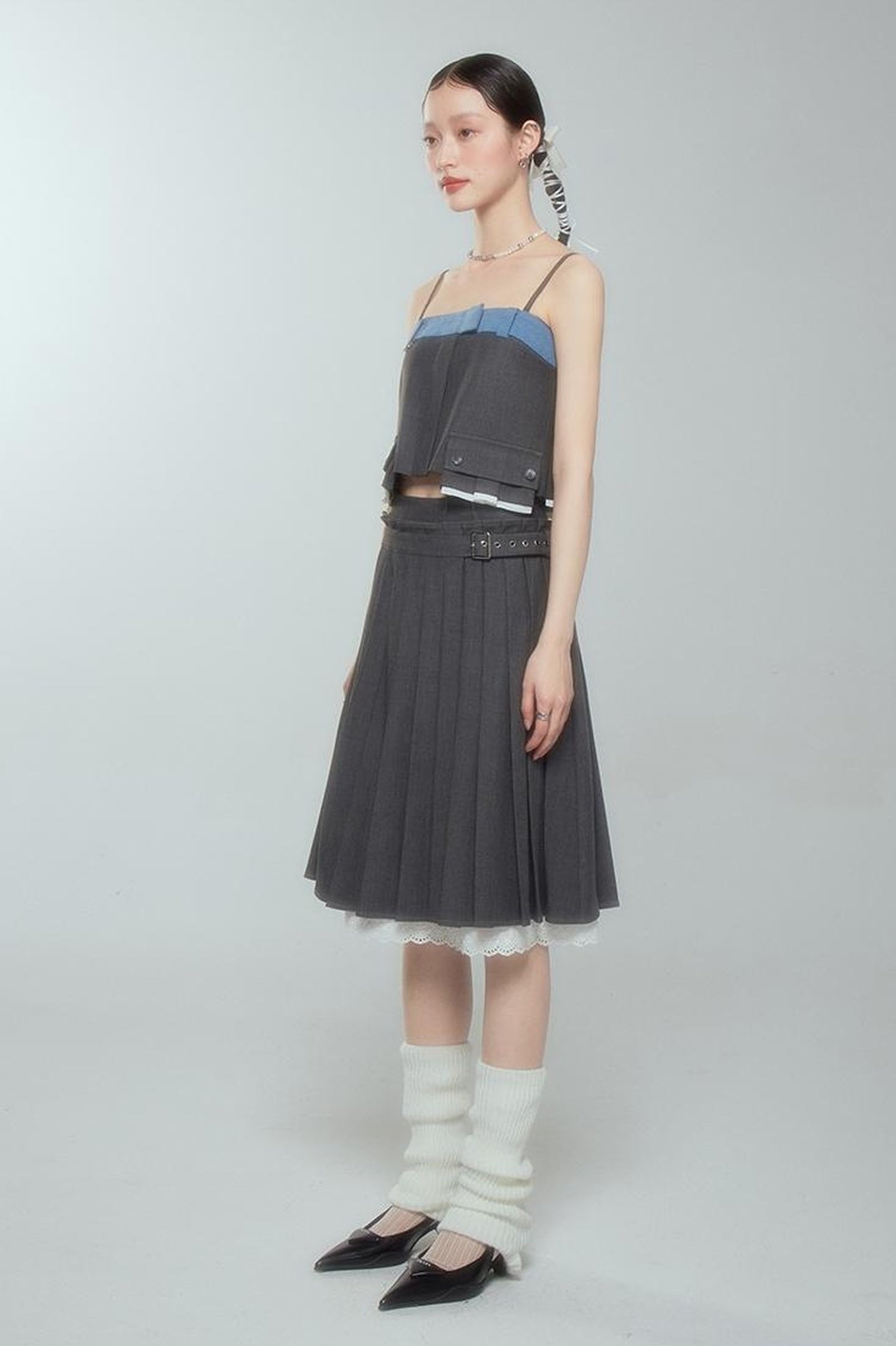 DIDDI MODA Elegant Pleated Skirt With Floral Hem A Line Silhouette