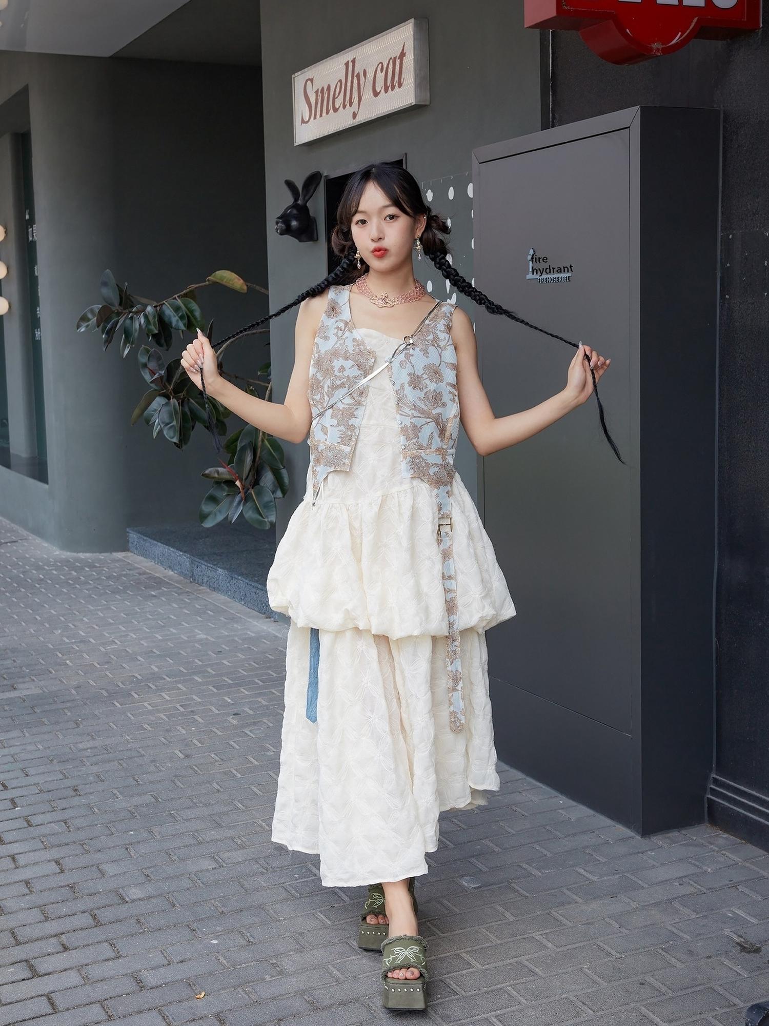 Sweet Mi Elegant Reversible Lace Vest Free Size