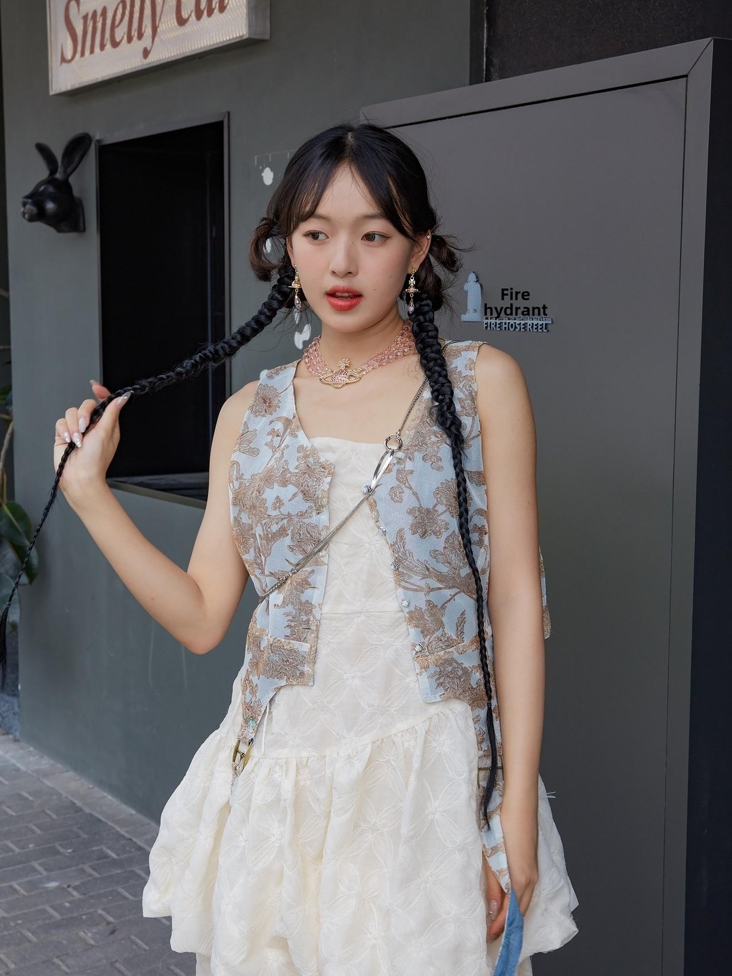 Sweet Mi Elegant Reversible Lace Vest Free Size