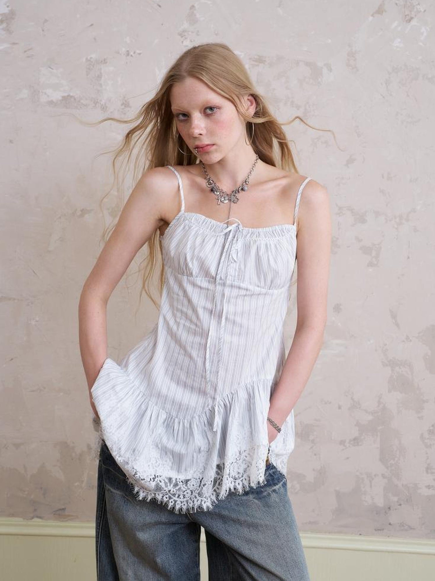 DIDDI MODA Elegant Ruffled Lace Camisole With Adjustable Drawstring