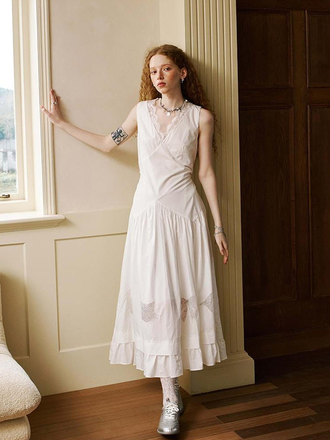 DIDDI MODA Elegant V Neck Lace Trimmed Sheer Maxi Dress