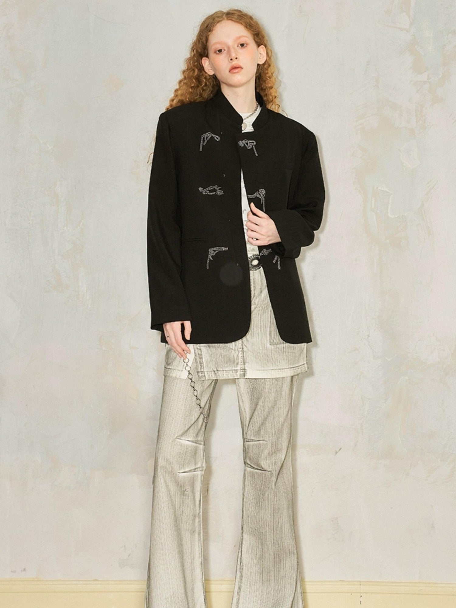 DIDDI MODA Embroidered Mandarin Collar Blazer With Crystal Studs