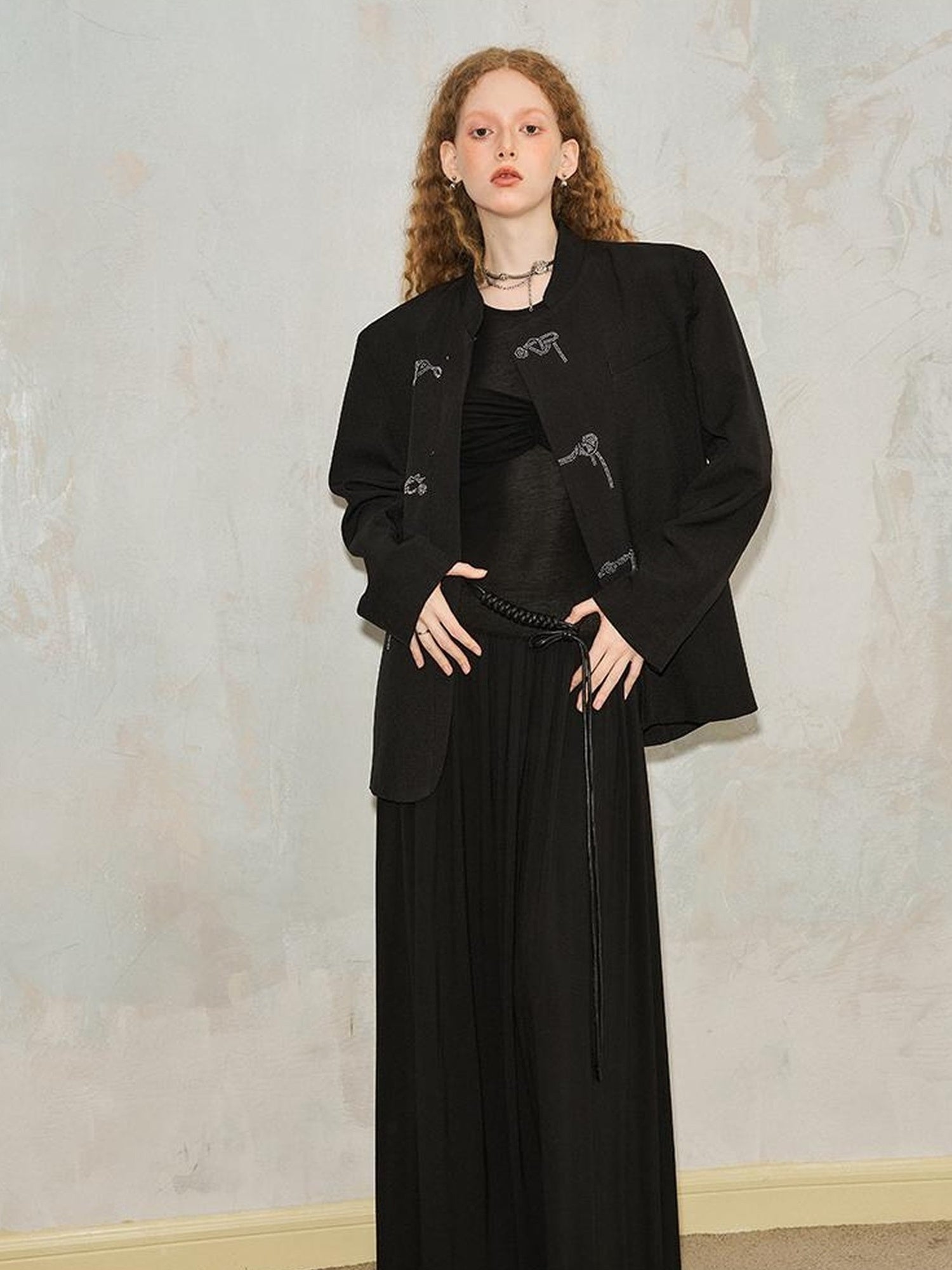 DIDDI MODA Embroidered Mandarin Collar Blazer With Crystal Studs
