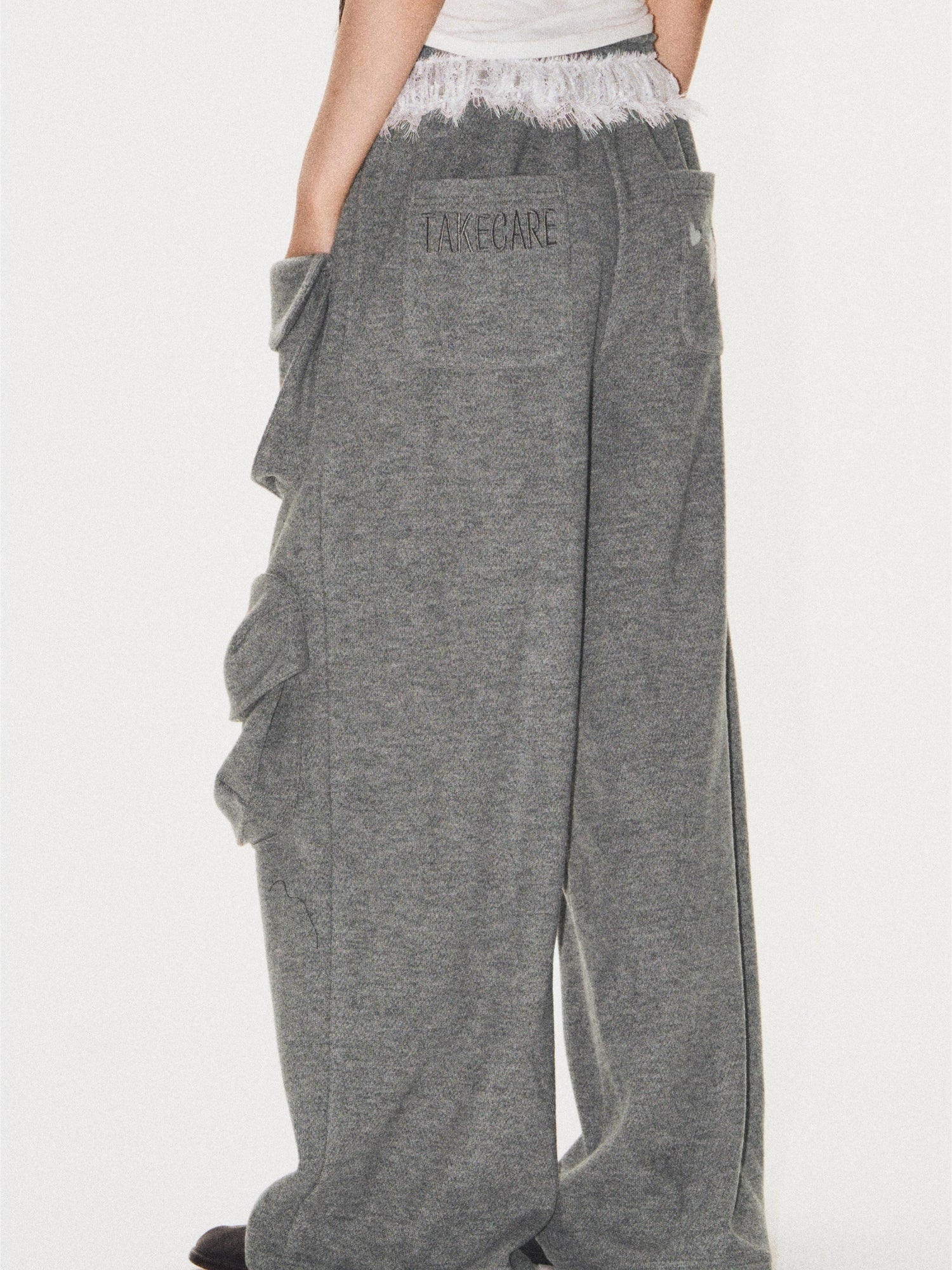 Embroidered Multi-Pocket Heavyweight Straight-Leg Sweatpants Casual Style