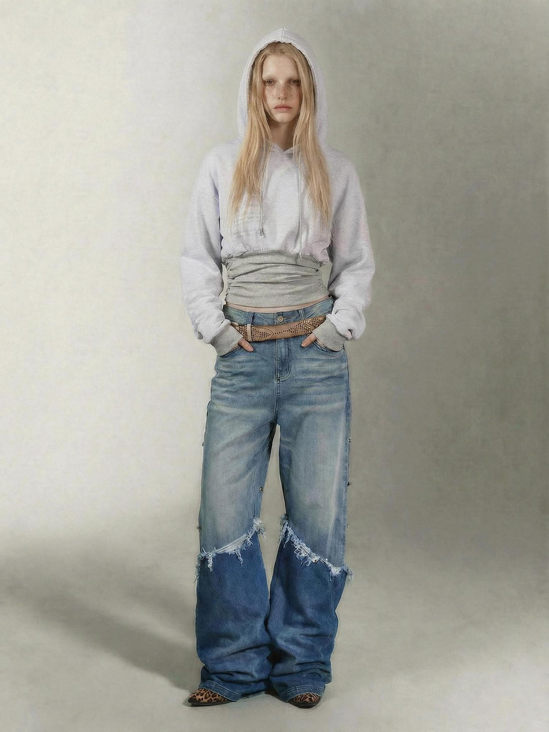 Emoha Gray Girl Print Fleece Lined Slim Cropped Women&